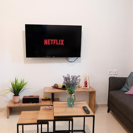 Kristi Central Home יואנינה מראה חיצוני תמונה