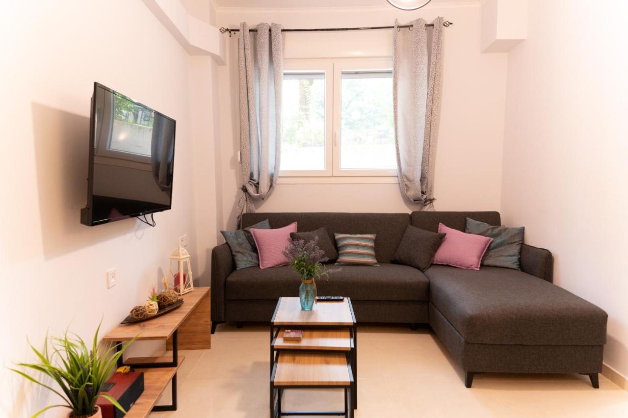 Kristi Central Home יואנינה מראה חיצוני תמונה